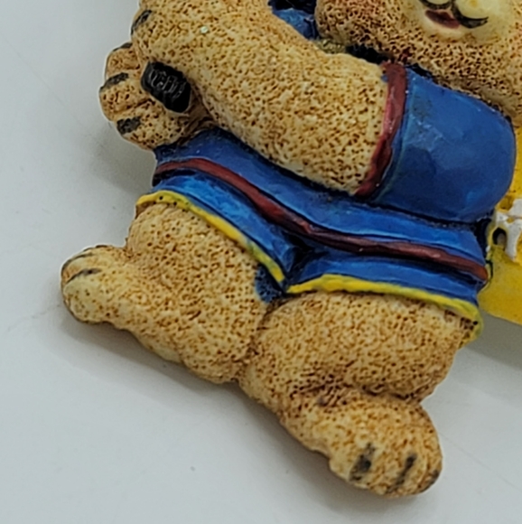 Resin Tennis Playing Teddy Bear Brooch Pin Vintage - Picture 4 of 10